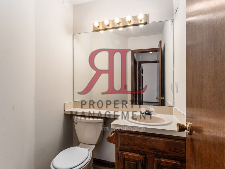 Building Photo - 7448 Gardenview Pl