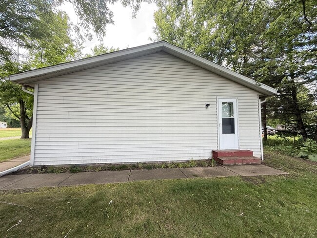 Building Photo - 8694-8696 Stoney Lake Rd