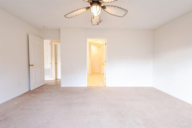 Building Photo - 10719 Crosscut Dr