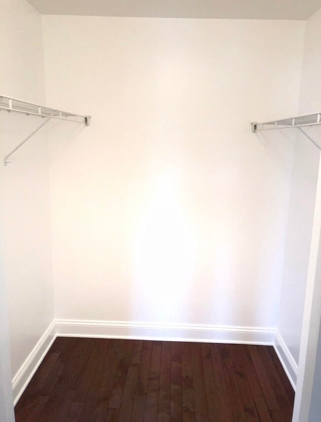 Building Photo - 812 Walnut St