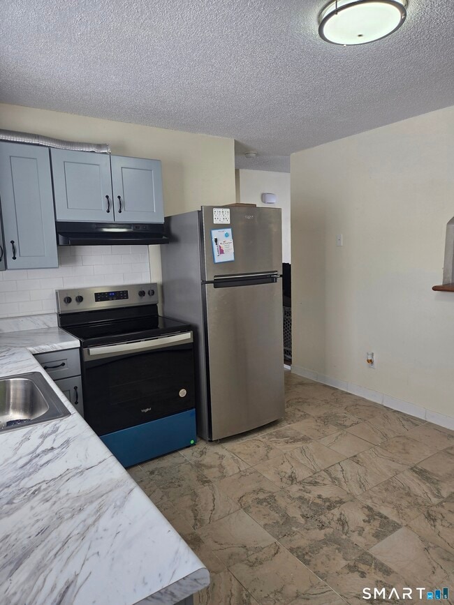 Building Photo - 1101 Highland Ave