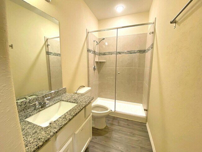 Building Photo - 29880 Dovetail Blf Ln