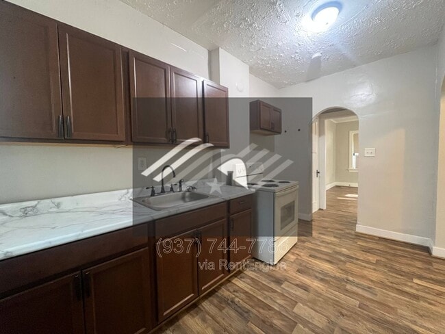 Building Photo - 1023 Clover St