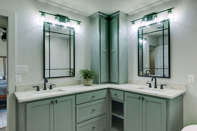 Building Photo - Palm Springs style ranch house