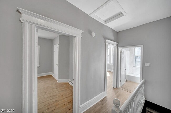 Building Photo - 30 Linden Ave