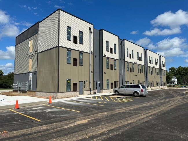 Building Photo - One-Bedroom Unit at Block 100