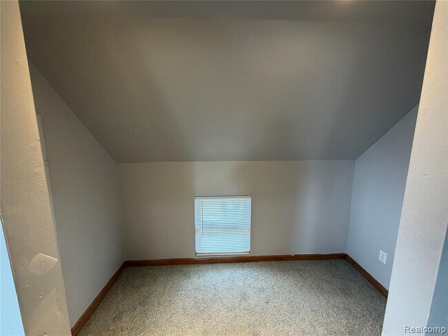 Building Photo - 6324 Montrose St