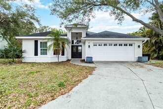 Building Photo - 7 Arbor Oaks Dr