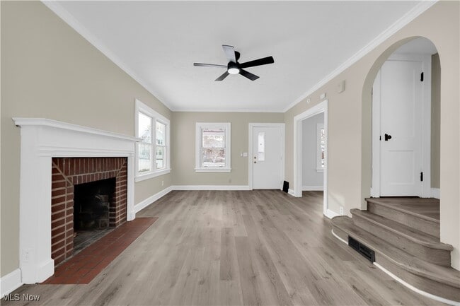 Building Photo - 239 E 214th St