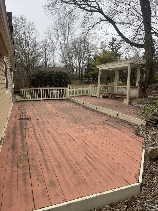 Building Photo - 180 Eleanor Dr