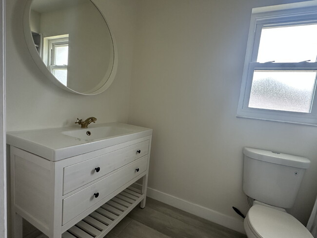Building Photo - Beautiful 2-bedroom, 2-bathroom in Rotonda...