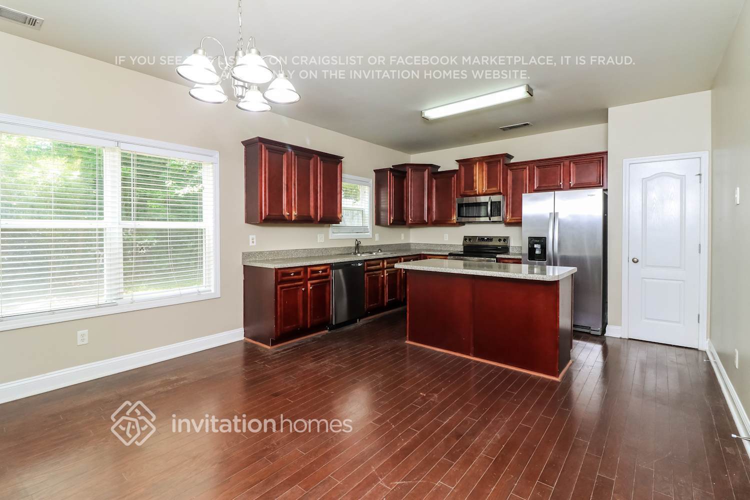 Building Photo - 5591 Hickory Stone Dr