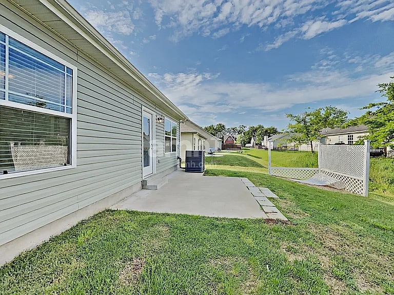 Building Photo - 1617 Ursuline Ln