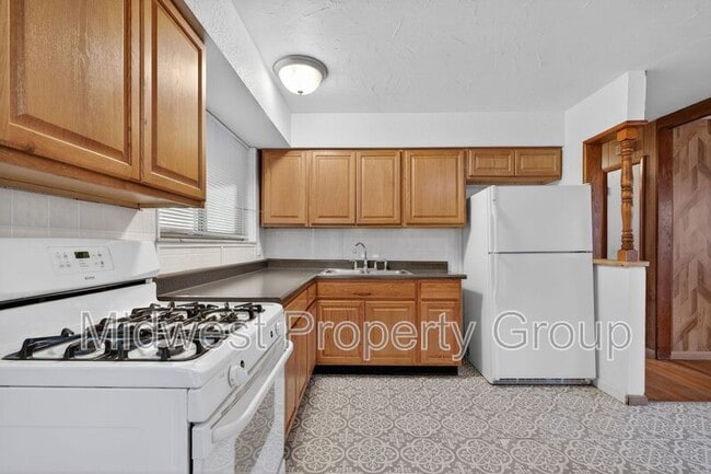 Building Photo - 1156 Cove Ln