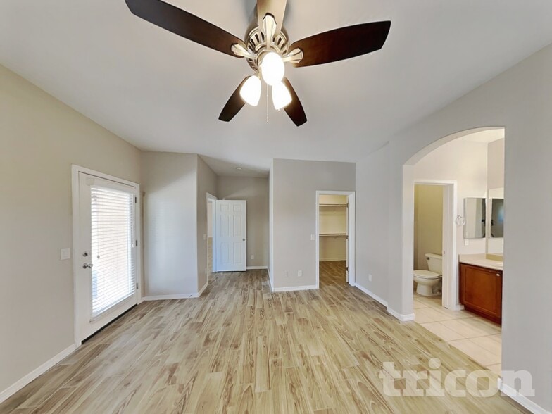 Building Photo - 5010 W Fawn Dr
