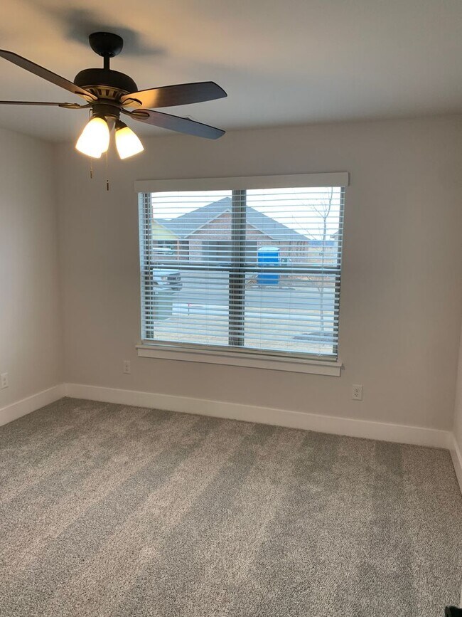 Building Photo - 301 Citation St