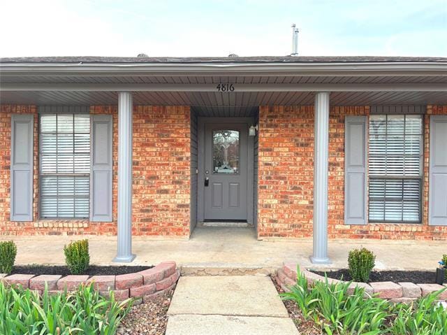 Building Photo - 4816 Roberts Dr