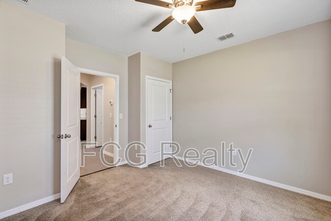 Building Photo - 72 Hickory Crse