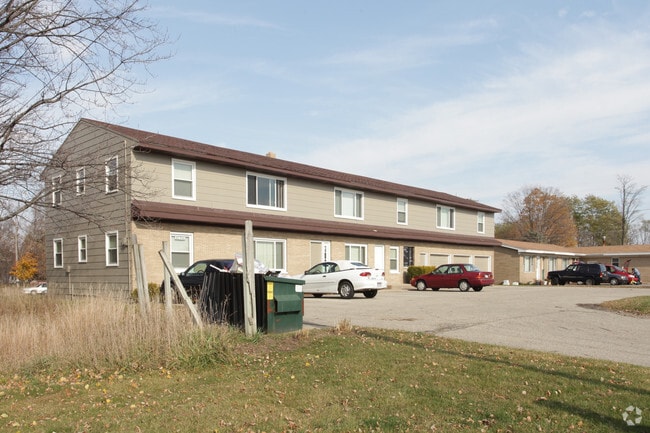 Building Photo - 6401-6412 Lake Michigan Dr