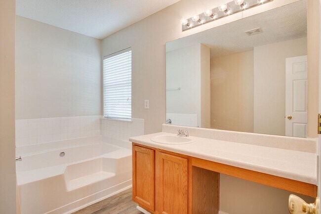 Building Photo - Great Jonesboro Living, 4 Bedroom, 3 Bath