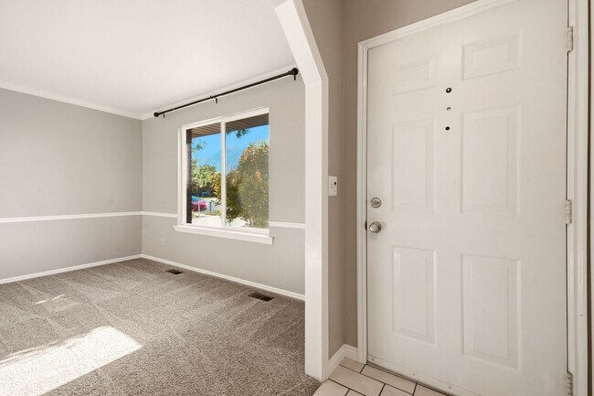 Building Photo - 1203 N 100 E