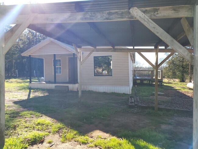 Building Photo - 299 CR 111