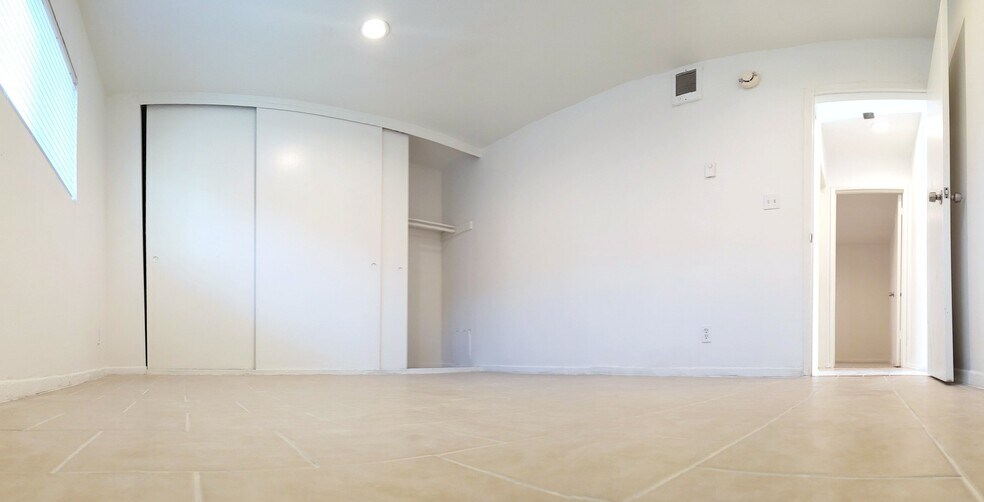 Building Photo - 8108 Langdon Ave
