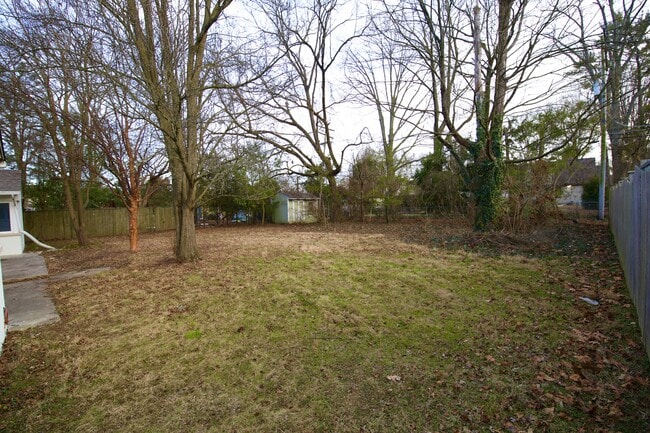 Building Photo - 3191 E Broad St