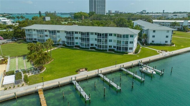 Building Photo - 771 John Ringling Blvd