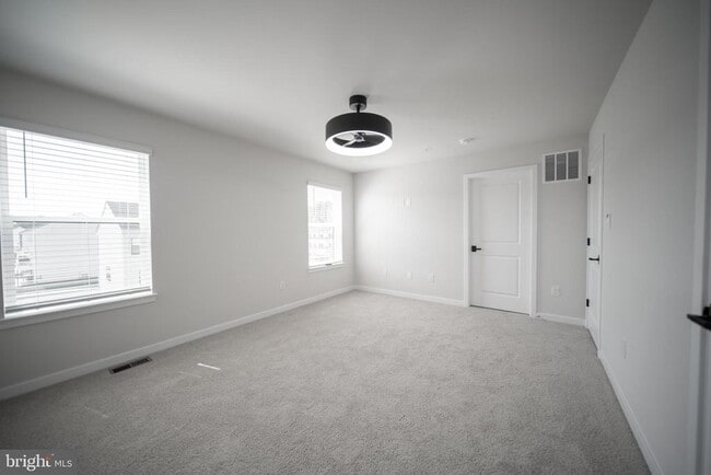 Building Photo - 442 Whirl Ln