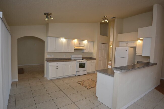 Building Photo - 31 Port Royal Dr
