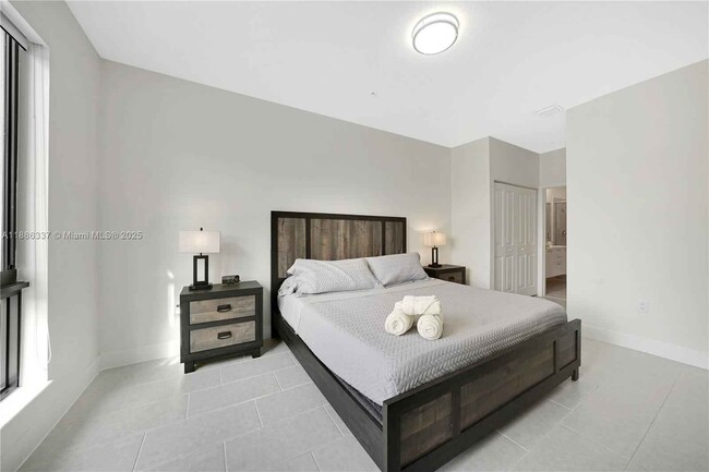 Building Photo - 8167 NW 41st St