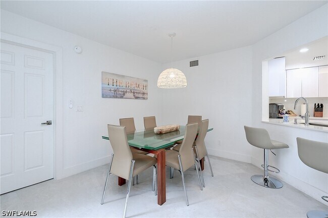 Building Photo - 592 Beachwalk Cir