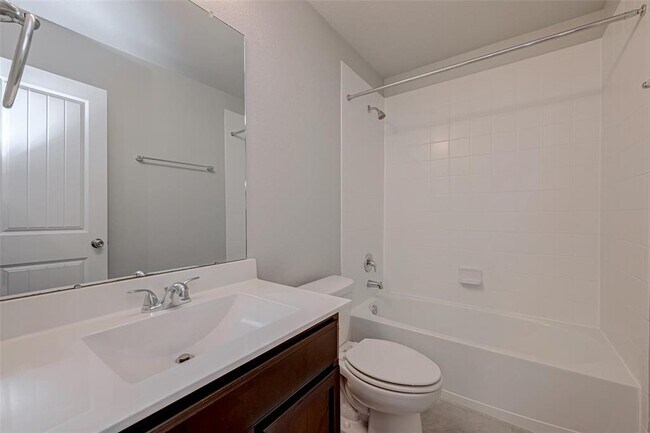 Building Photo - 2206 Mirror Ridge Ct