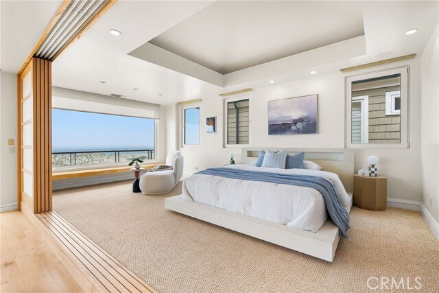 Building Photo - 1554 E Oceanfront