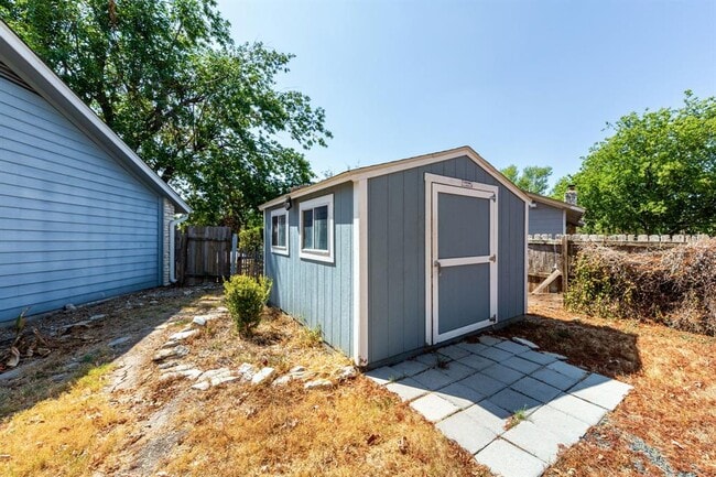 Building Photo - 1202 Wroxton Way