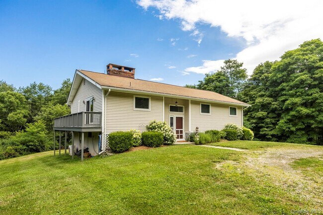 Building Photo - 860 Hunns Lake Rd