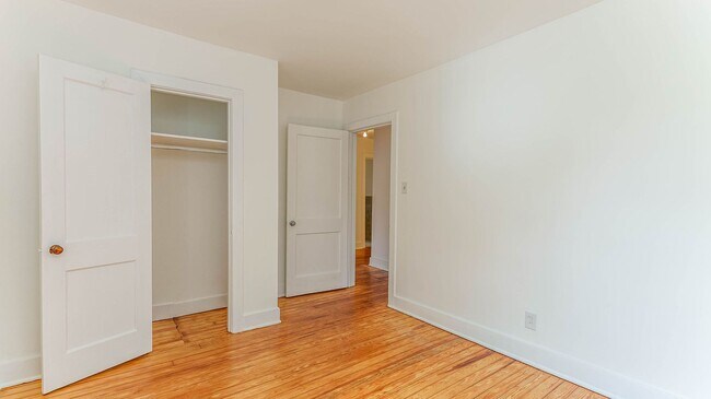 Building Photo - 2 Bedroom 1.5 Bath Townhouse in Wagener Te...
