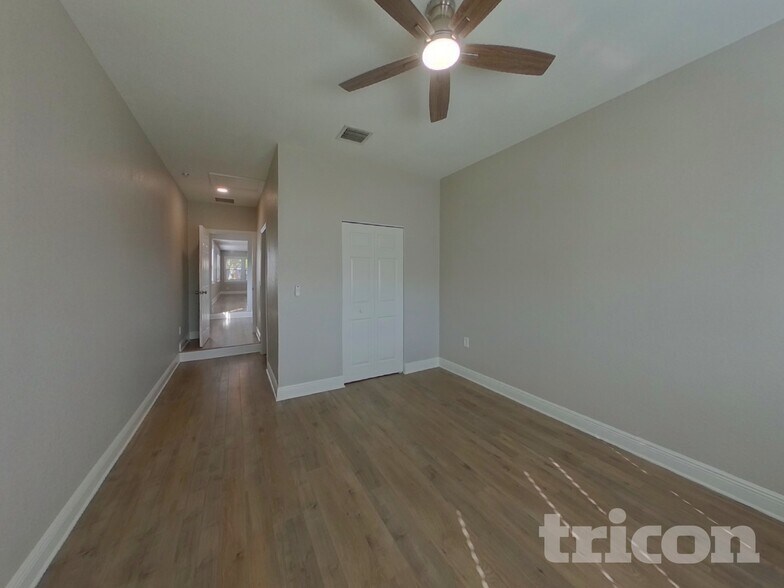 Building Photo - 2462 6th Ave N