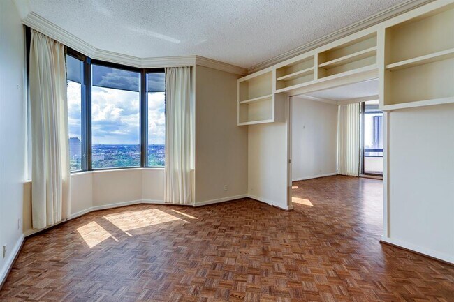 Building Photo - 5555 Del Monte Dr