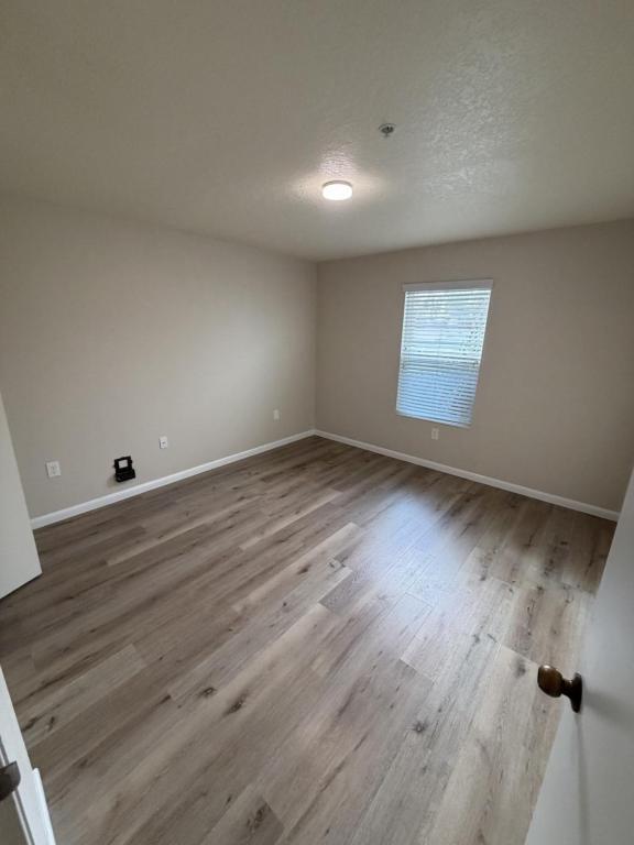 Building Photo - 10433 Chalmer St