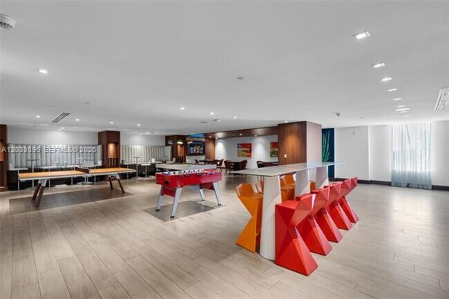 Building Photo - 300 Sunny Isles Blvd