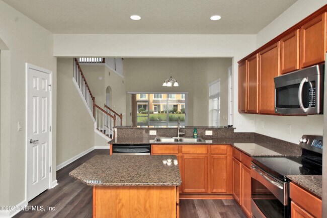 Building Photo - 14046 Saddlehill Ct