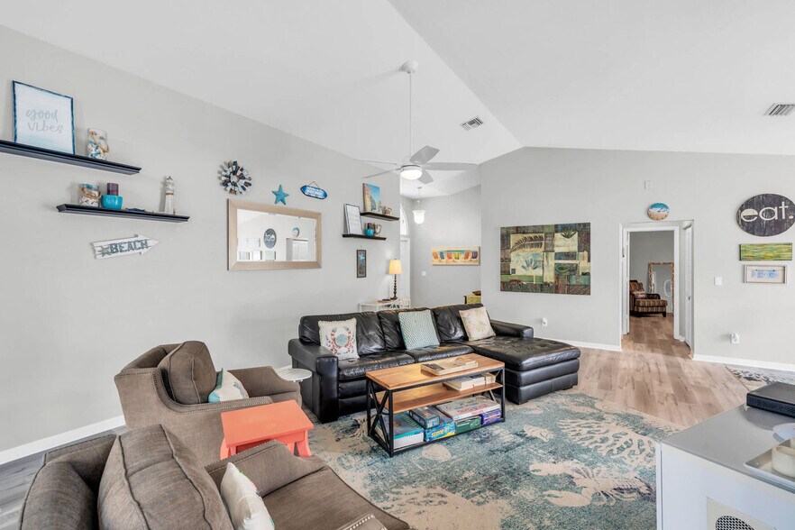 Building Photo - 27414 Pollard Dr