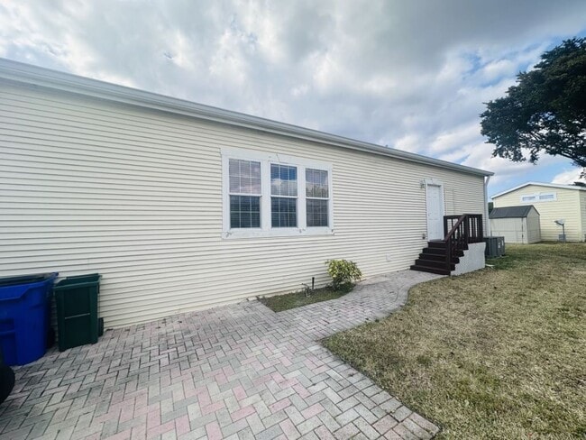 Building Photo - 6535 S Brandywine Dr