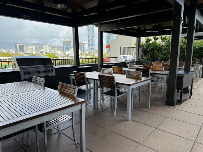 Building Photo - Pacifica Honolulu, 2 bdrm, 2 bath, 2 cover...