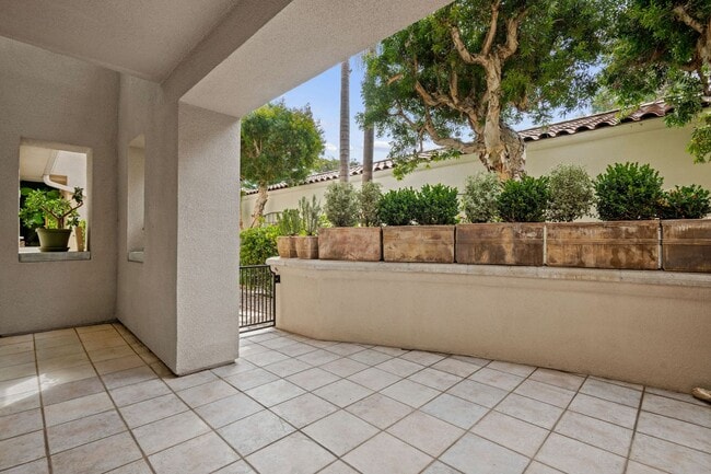 Building Photo - Total Quality Living ~ El Escorial...East ...