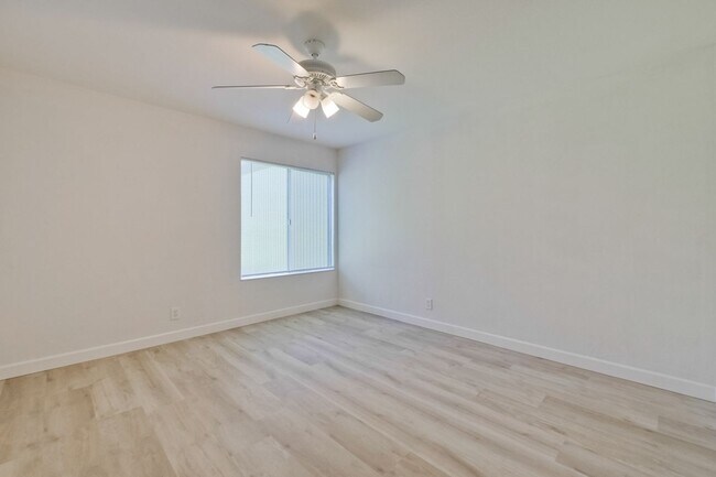 Building Photo - Beautiful 2BR 2BA downstairs condo in Moun...