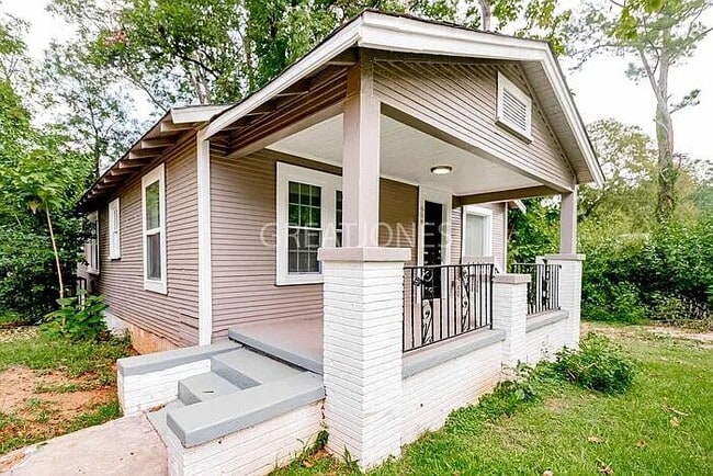 Building Photo - 608 77th Way S