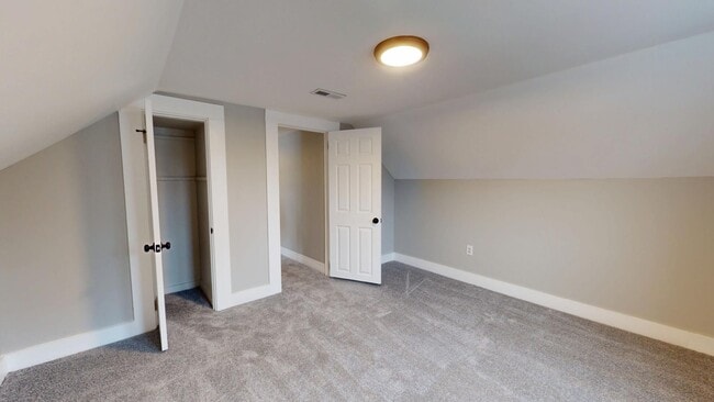 Building Photo - Old Brooklyn Area - 3 Bedrooms - Single Fa...